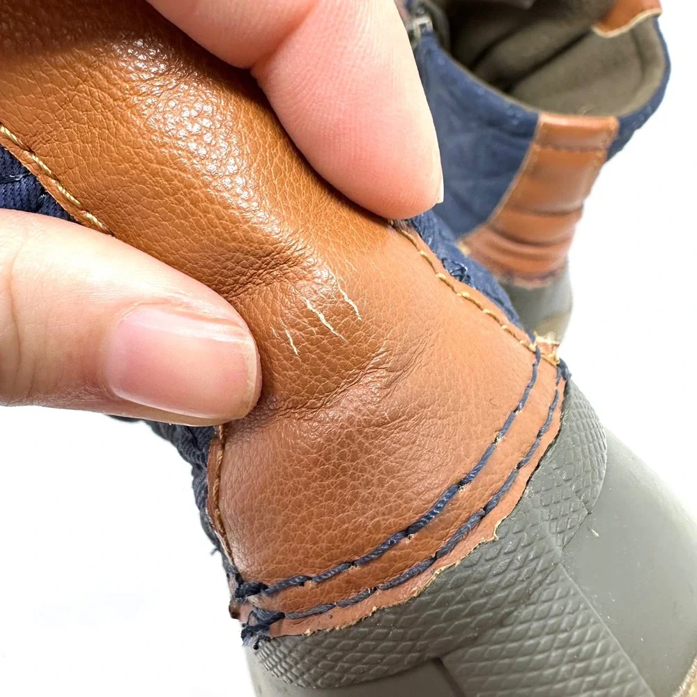 Sperry Saltwater Quilted Duck Boot Navy Size‎ 7